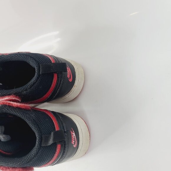 Nike Boy's Red Black Court Borough 2 Mid-Top Athletic Sneaker Shoes Size 10C - Picture 4 of 7